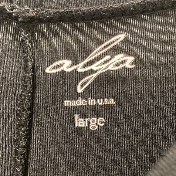 Francesca’s Alya Short-Sleeve Dress - Picture 2 of 6